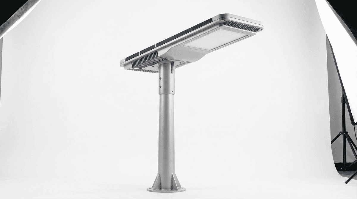 8m Desert Climate All-in-One 80W Solar Streetlight - High-Temperature Engineered